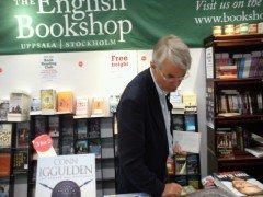 Andrew Taylor browsing our books 